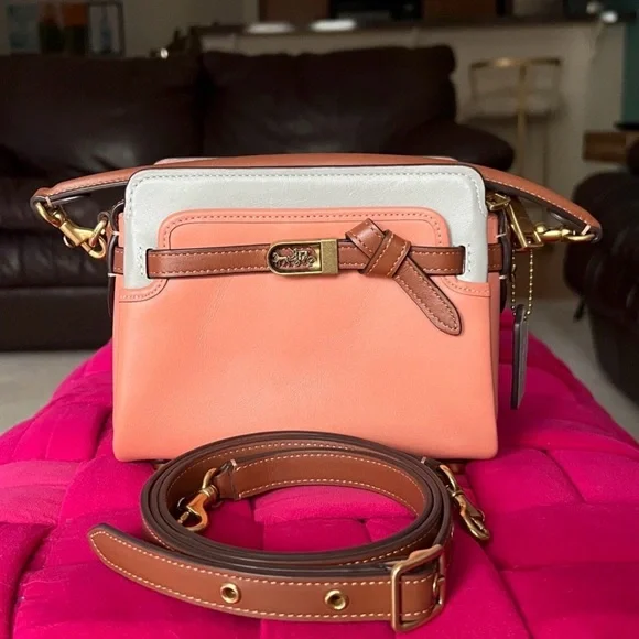 SOLD LIVE Coach 1941 - 2022 Peach & Brown Glove-tanned Leather Crossbody - Picture 2 of 16